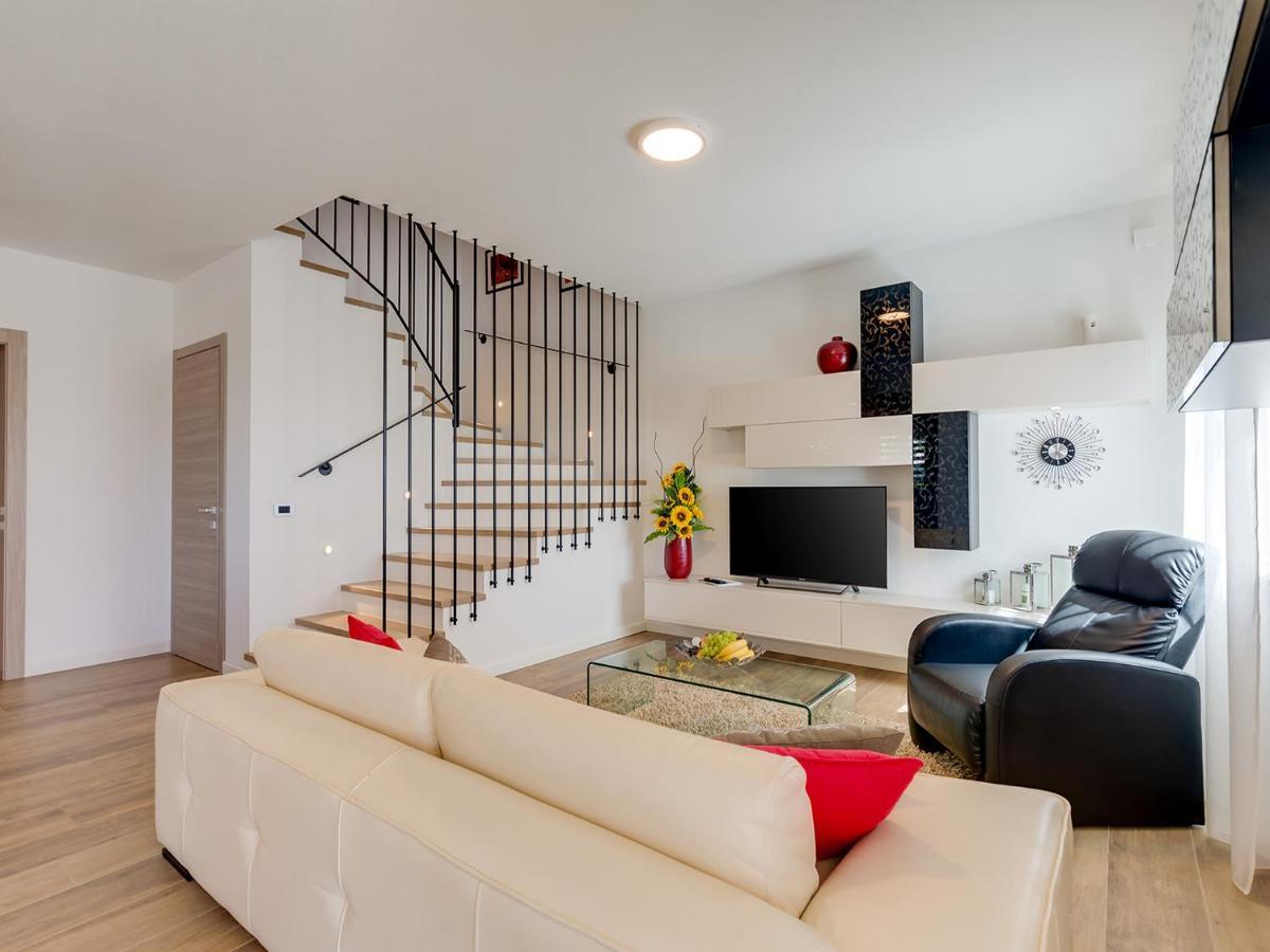 Villa Flora Vabriga Tar-Vabriga Εξωτερικό φωτογραφία